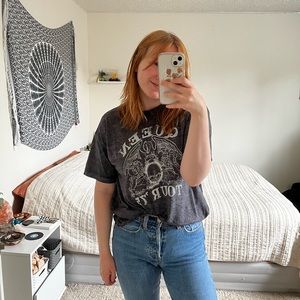 gray queen band tee tour ‘75